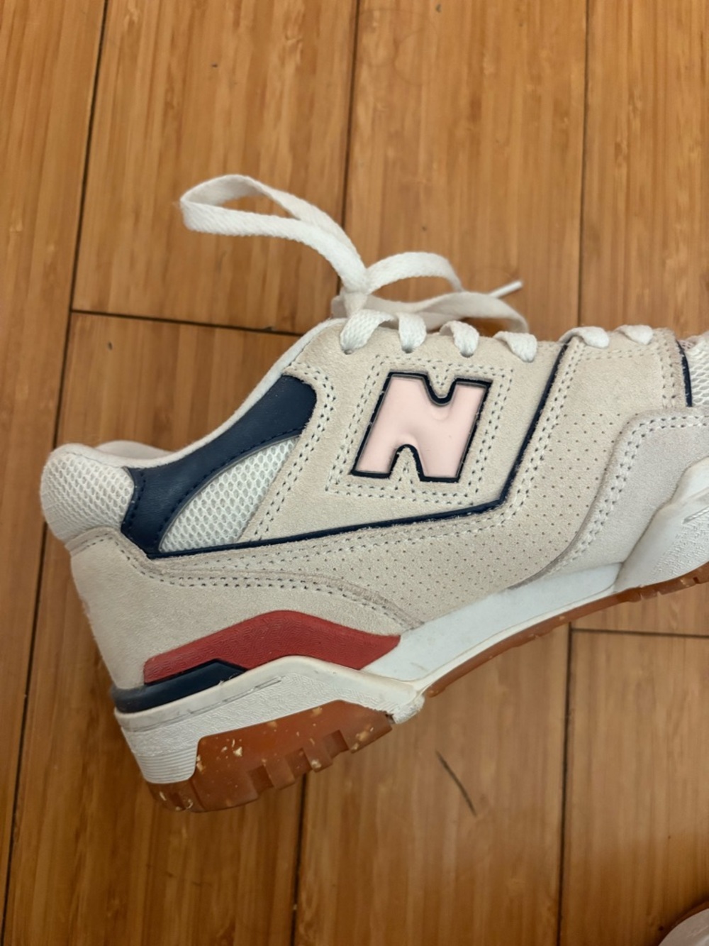 New Balance Womens 550 Sneakers in Sea Salt Quartz Pink Astro Dust - Picture 2 of 4